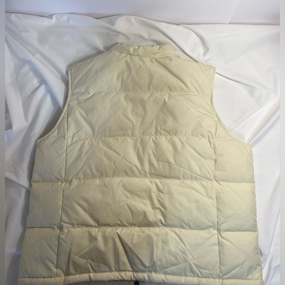 GAP Ivory Down Vest with removable faux fur hood XL no tags but never wore - Picture 10 of 12